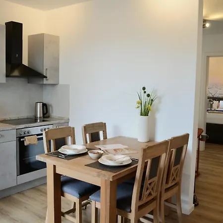 Komfortplus - Hotelkomfort - Privater Eingang - Sonnenbalkon - Kostenloser Parkplatz